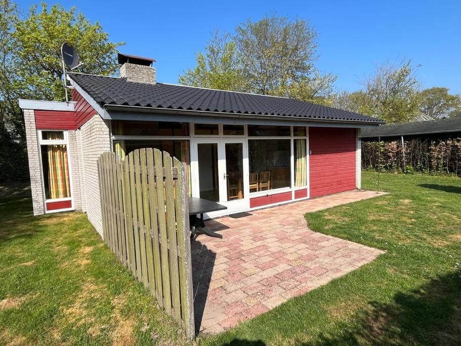 Knusse Bungalow Op Groen Park! Ouddorp Ngoại thất bức ảnh